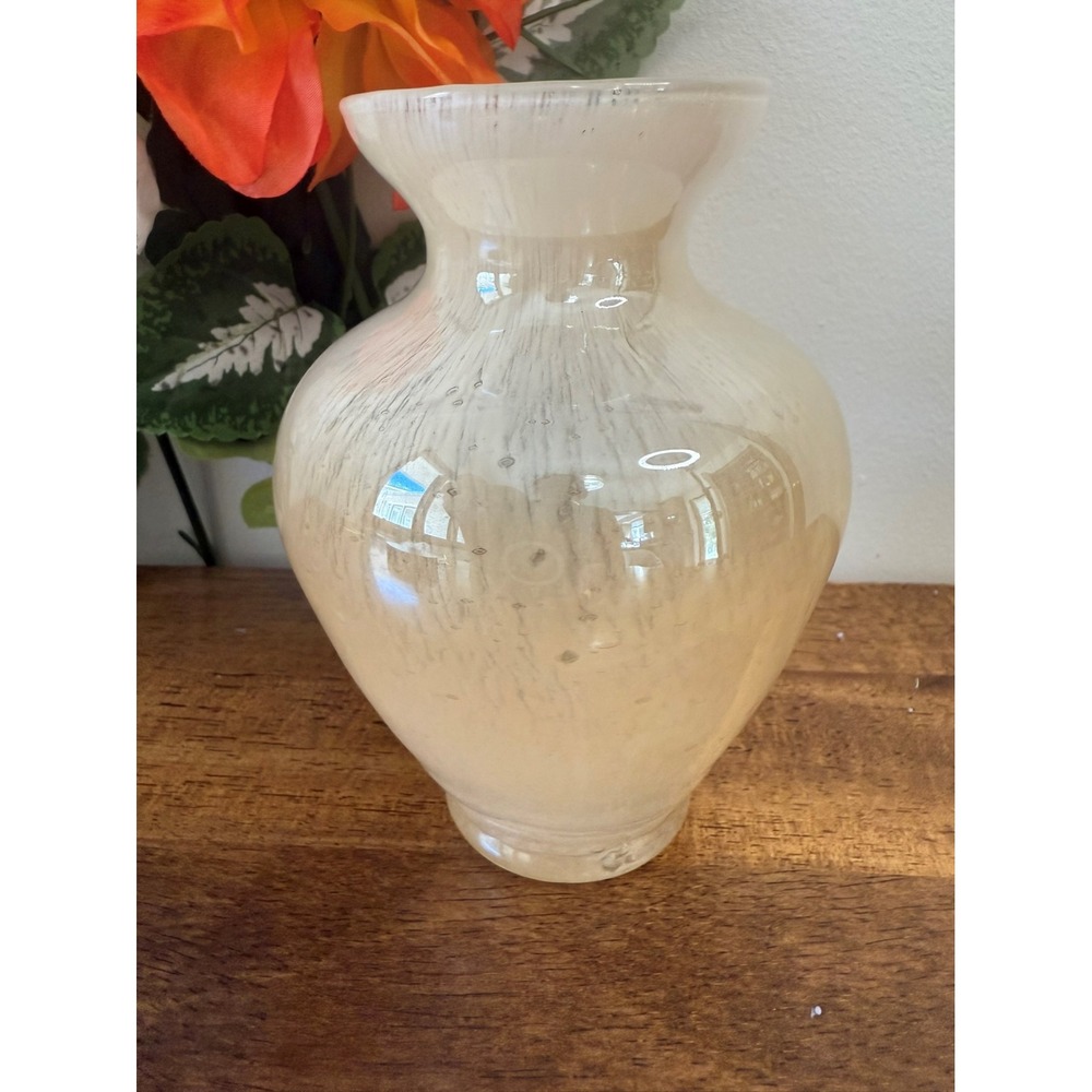 Vintage Cream Art Glass Vase Handmade‎ Swirl Pattern Elegant Home Decor